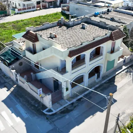 Casa Giglio 1 Dx A 200 Mt Dalla Di Scala Di Furno Porto Cesareo Holiday home